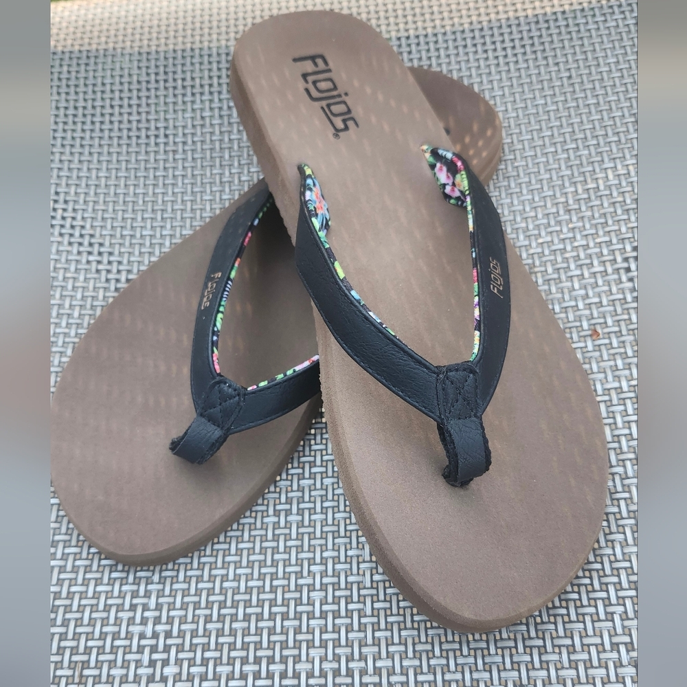 Flojos Women's Black And Floral Comfort Flip Flop Sandal Size 6